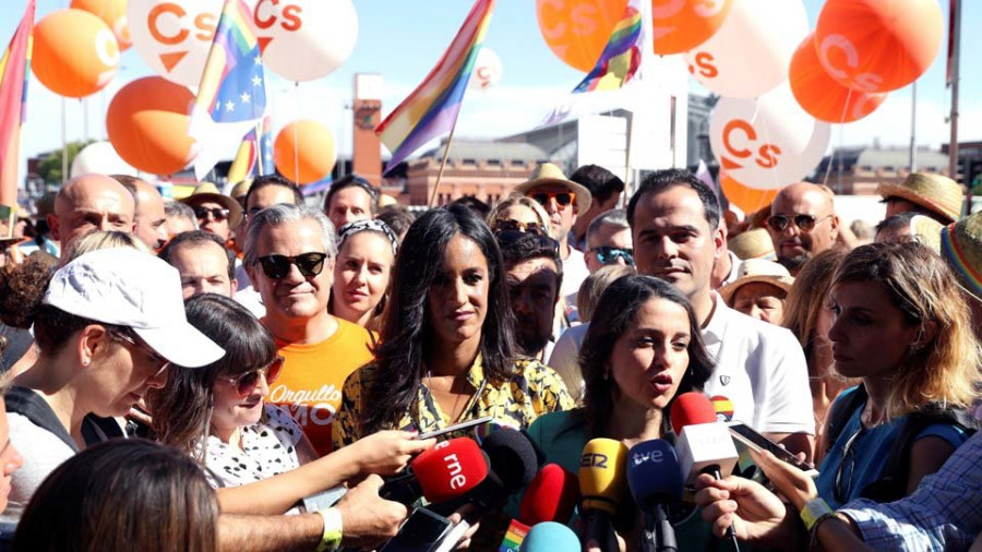 Cs, Vox y PP culpan a Marlaska de los abucheos al partido naranja en el Orgullo y exigen su dimisión