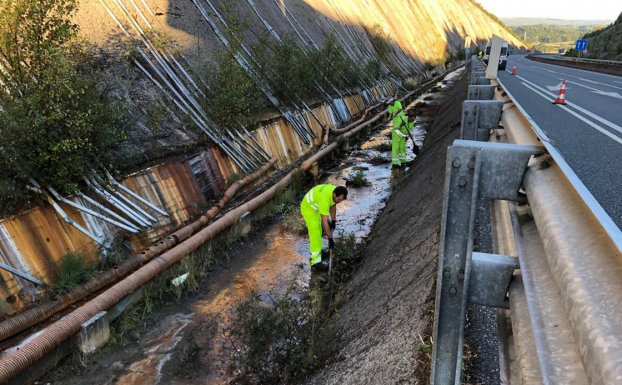 La Xunta inicia la construcción de una cuneta en la autovía a Vilalba