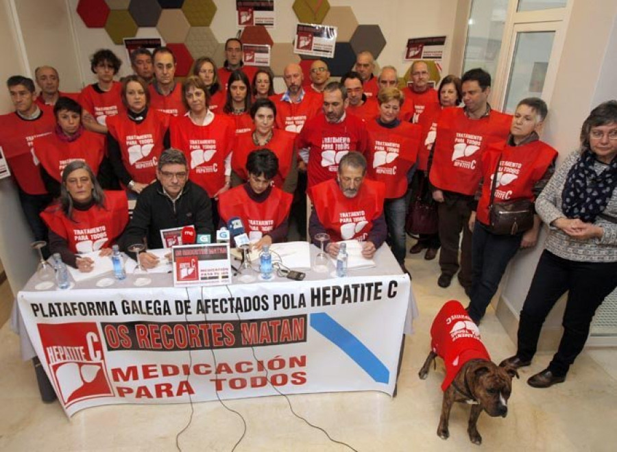 Los enfermos revelan los integrantes de la subcomisión de la hepatitis C, a la que pertenecen políticos