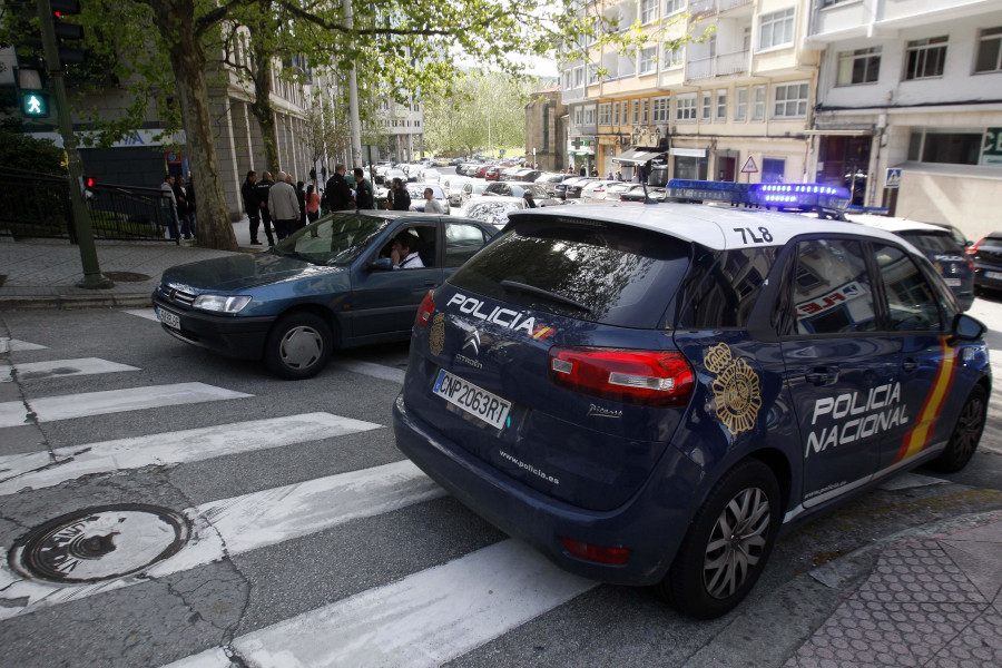 Prisión para dos detenidos por robar en Ferrol con el método del "abrazo cariñoso"