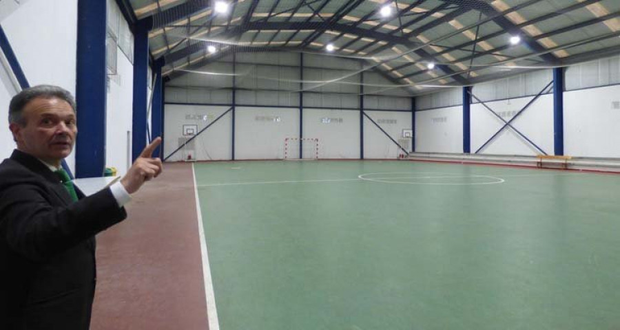 Cabanas invierte 43.000 euros en la mejora del pabellón polideportivo de Lavandeira