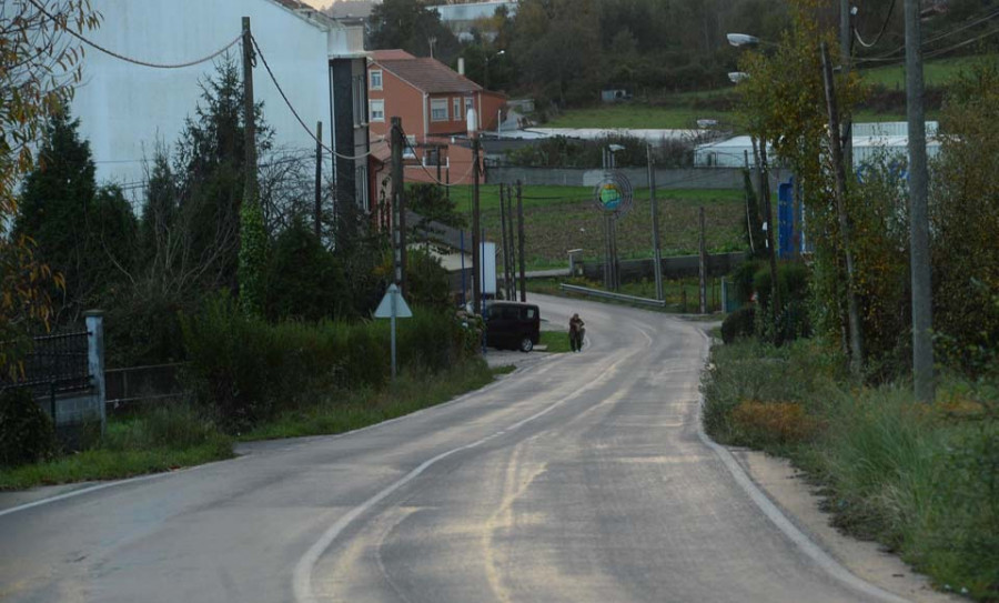 San Xoán reclama el cambio de tuberías previo a la obra de las aceras