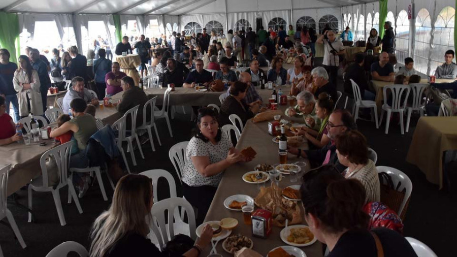 A terceira edición da festa de exaltación da merluza da volanta de Cedeira saldouse cun gran éxito de público