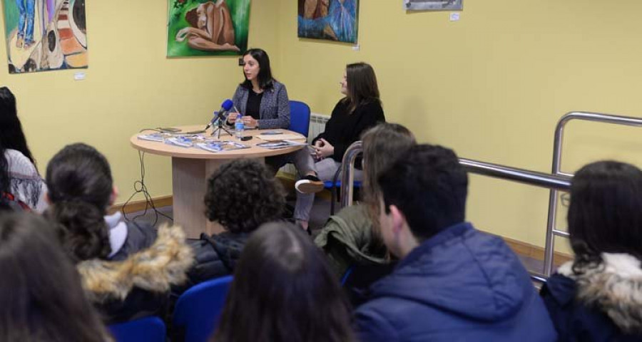 Alumnos de La Salle debaten en la Casa da Muller con el colectivo ALAS sobre la diversidad sexual