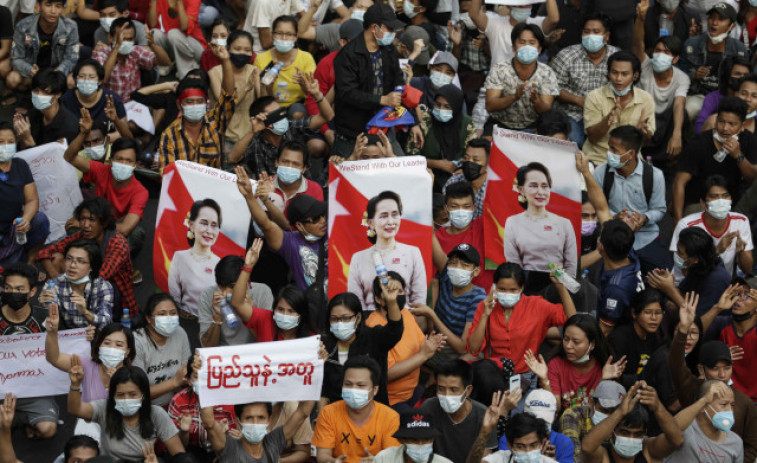 Los militares bloquean internet en Birmania para frenar las protestas