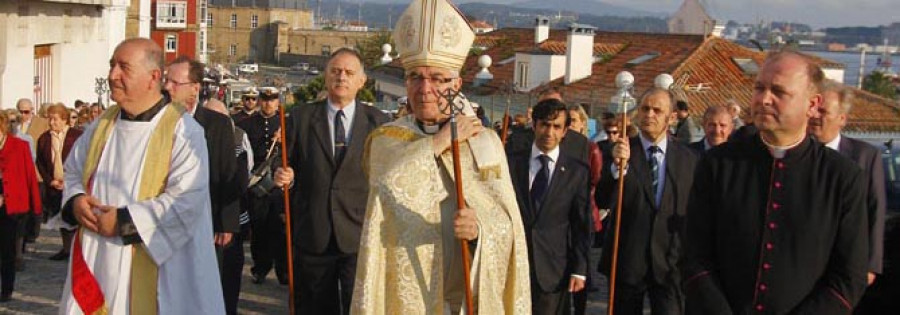 Las procesiones en Ares y en Pontedeume encienden la madrugada antes del encuentro del viernes