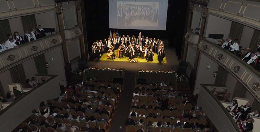 Pepitas 2024 | Un sentido homenaje a músicos y rondallistas en el acto institucional