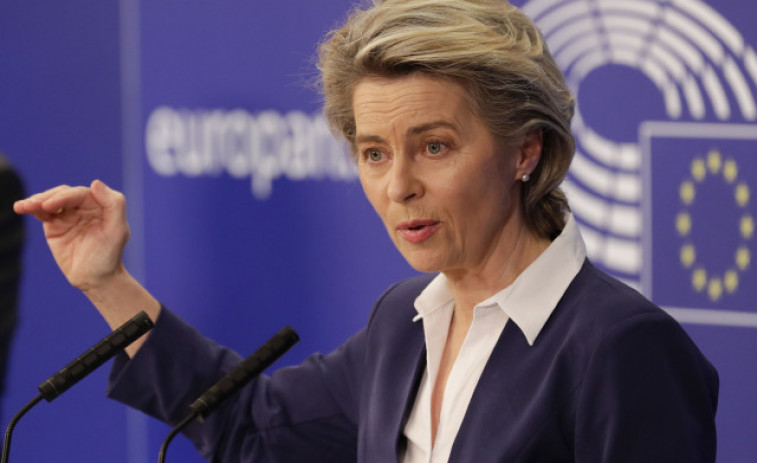 Von der Leyen afronta sus primeras explicaciones públicas tras la crisis de las vacunas
