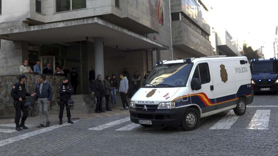 Una mujer se enfrenta a una pena de tres años por propinar dos puñetazos