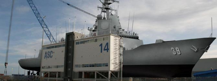 El primer destructor australiano se echa al mar con tres años de retraso