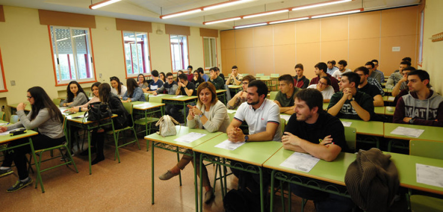 La delegación de alumnos de la EPS conjuga formación y paneles de experiencias en sus jornadas