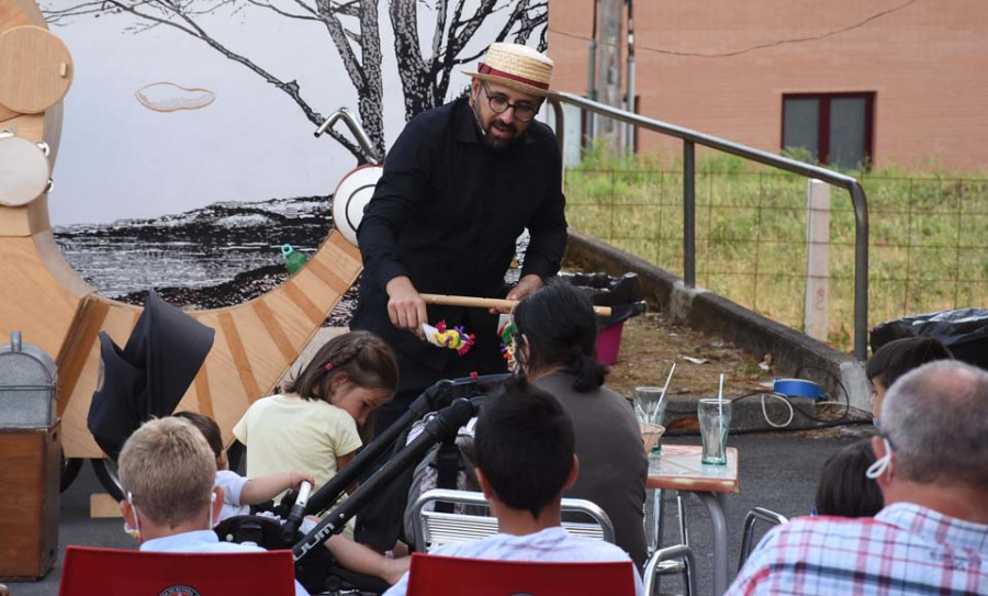 Monicreques, música e teatro para o público infantil e xuvenil en Narón