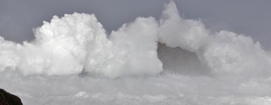 La alerta en el mar continúa hasta el mediodía de mañana