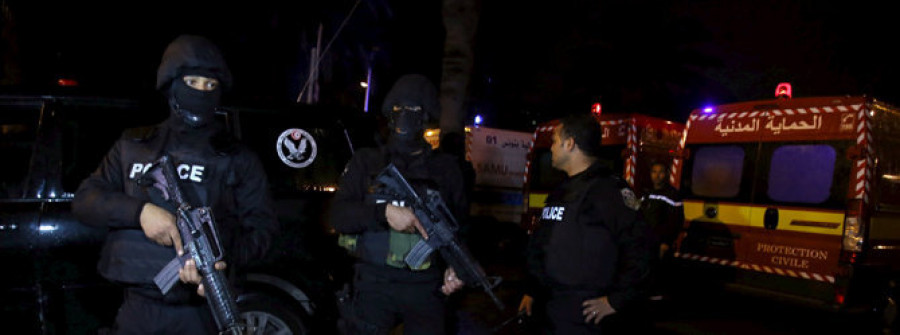 Un atentado contra un bus militar en Túnez deja al menos a once muertos