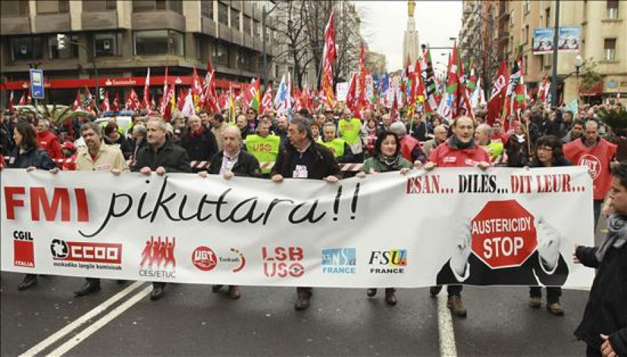 CCOO y UGT piden a los Gobiernos, a la UE y al FMI "rescatar" a los parados