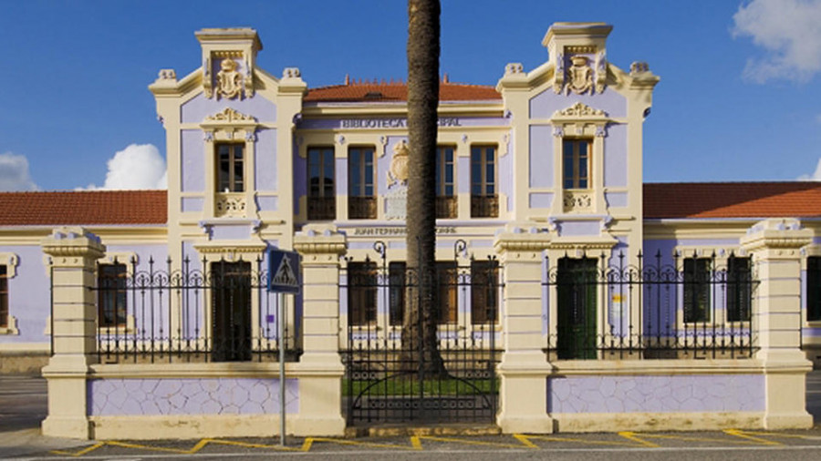 Ortigueira licita la reparación de la cubierta de la biblioteca municipal