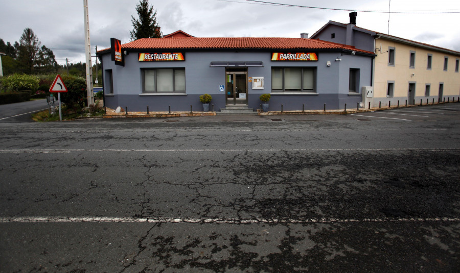 Un restaurante de Coirós cerrado por el covid-19, pero abierto por solidaridad con los transportistas