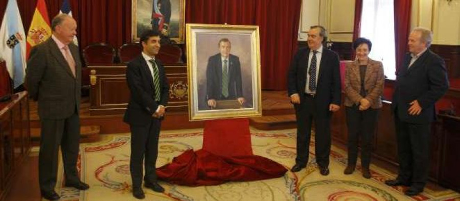 El exalcalde Juan Juncal ya tiene su cuadro en el salón de plenos del Ayuntamiento