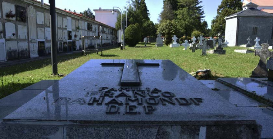 Ferrol mantiene en pie la casa natal y la tumba de la familia Franco Bahamonde