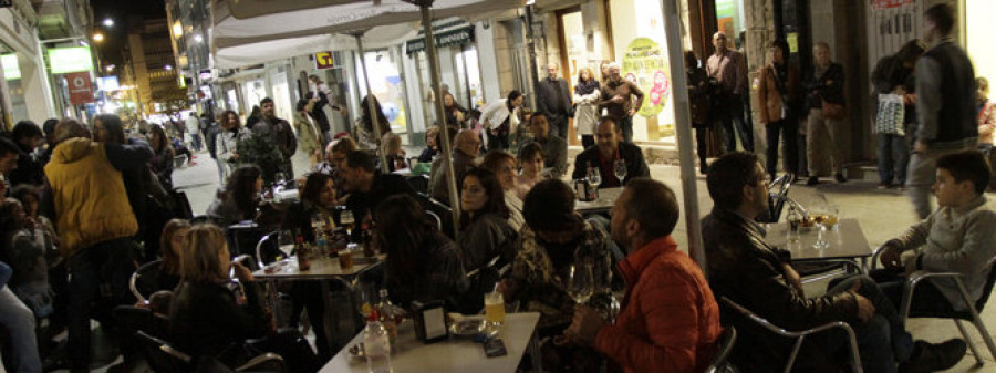 La actividad comercial y festiva del  “Viernes 13” deja dividida la calle Real