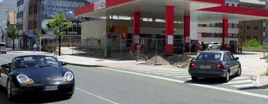 La propietaria de la gasolinera de la carretera de Castilla busca el consenso para variar el PXOM