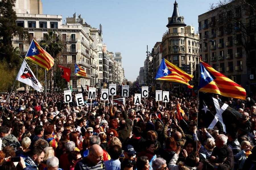Huelga Cataluña: Concentración soberanista en el centro de Barcelona