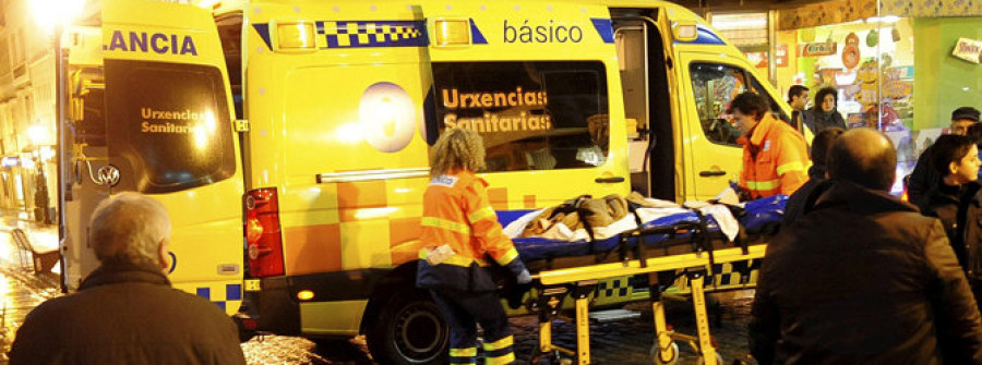 Una mujer resultó ayer herida tras ser atropellada por un turismo en el centro de Ferrol