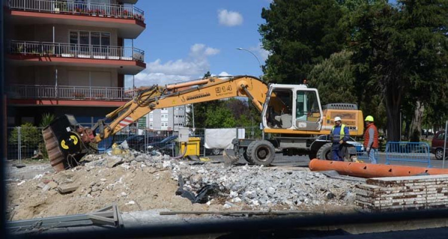 Las obras del centro de salud de Ares avanzan tras la demolición del edificio antiguo