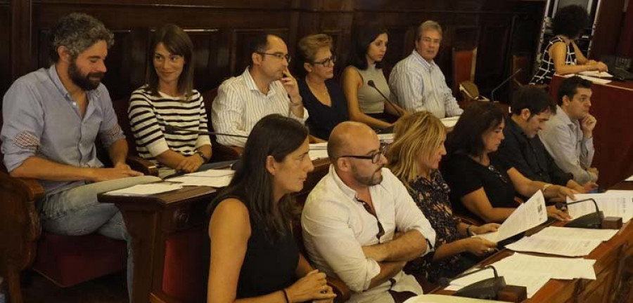 Diferencias en el PSOE hacen prosperar la petición de cese de su propio asesor