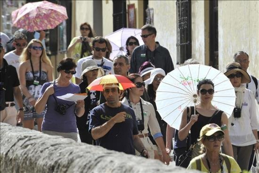 Andalucía prolongará a noviembre un turismo al alza con 4,5 por ciento más de estancias