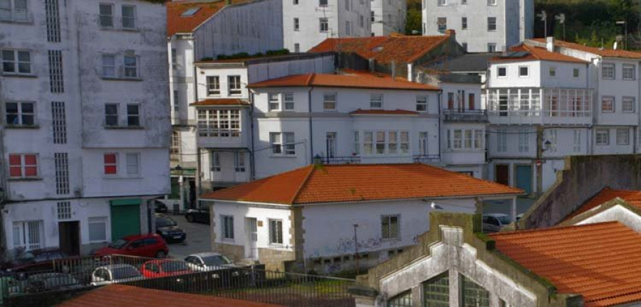 El Concello adquiere por 44.000 euros y la cesión de un local el edificio de la Cámara Agraria