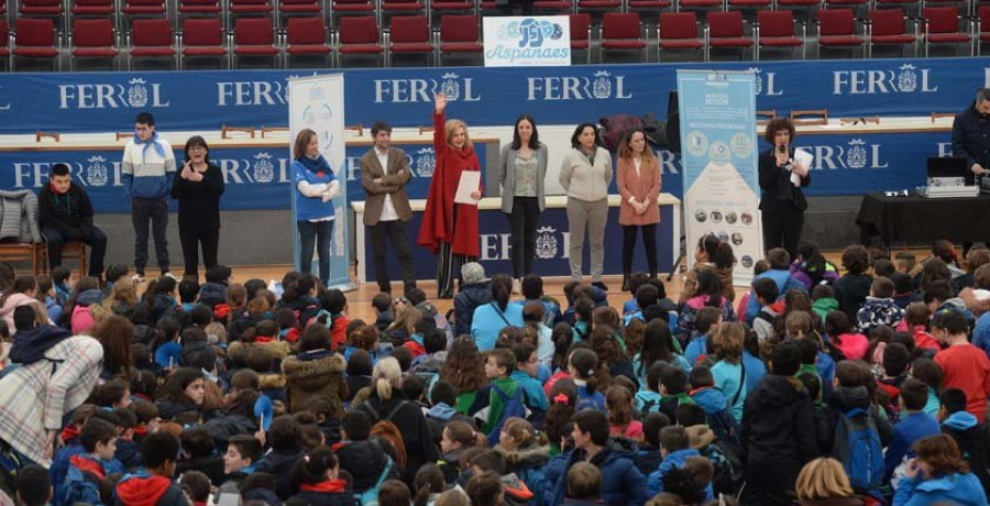 Medio millar de alumnos celebran con Aspanaes la ruptura de barreras de las personas con autismo