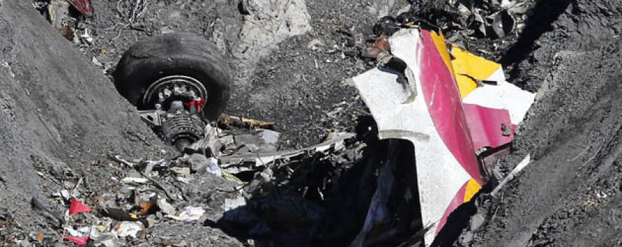 La investigación desvela que el copiloto provocó  el choque del avión