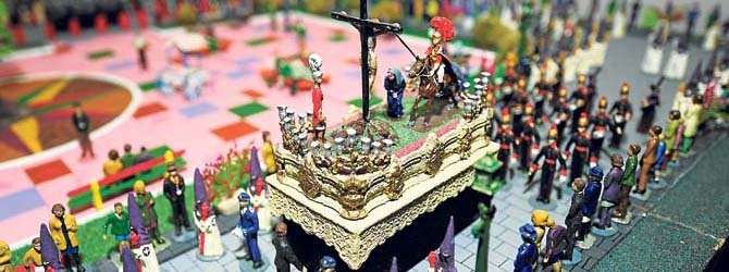 Las procesiones de Semana Santa  tienen su réplica en miniaturas de plomo