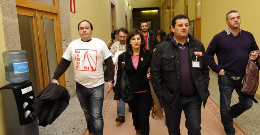 Un grupo de delegados de Navantia se saltó el “blindaje” del Parlamento Gallego
