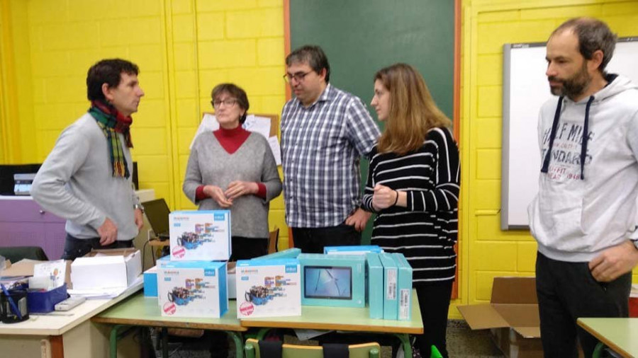 La robótica se cuela en el colegio de Esteiro