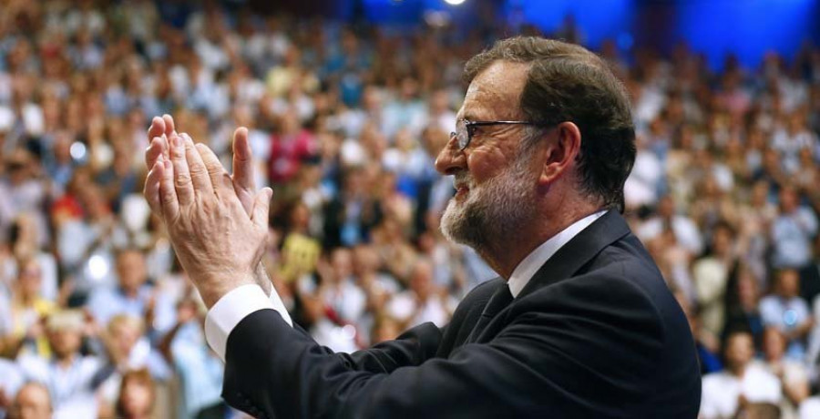 Rajoy se despide con la promesa de ser leal al PP y pidiendo responsabilidad