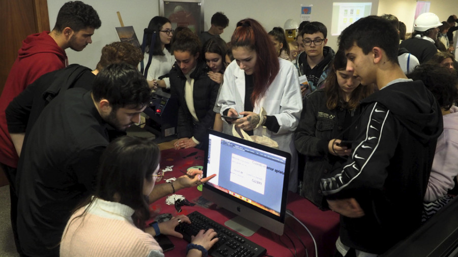 La jornada de orientación del IES Leixa reunió en el Auditorio a 1.600 estudiantes de la comarca