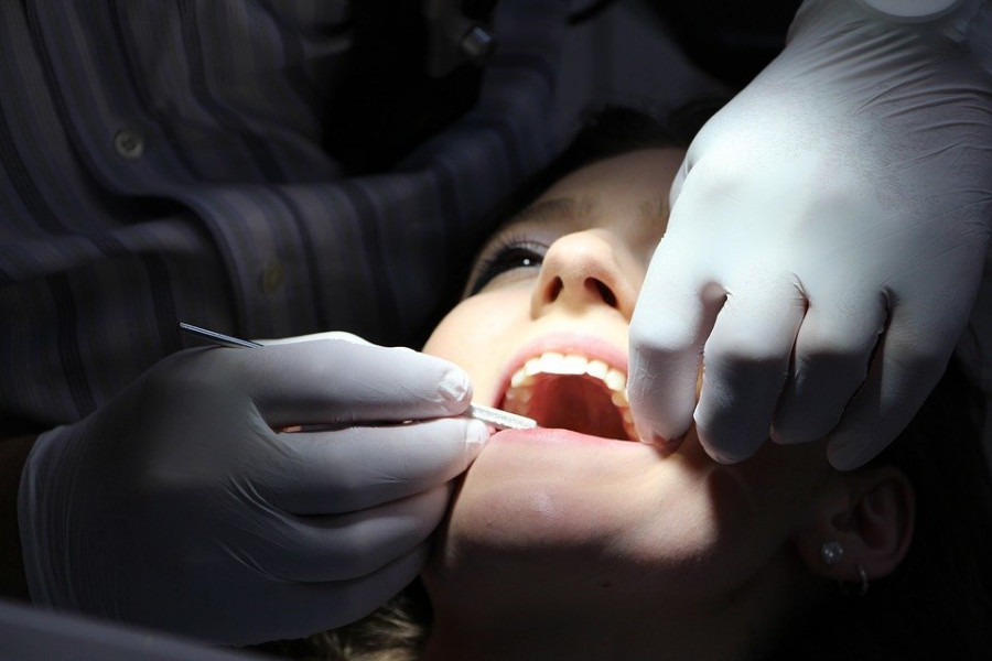 Un odontólogo deberá pagar 99.000 euros por dejar sin dientes a un paciente