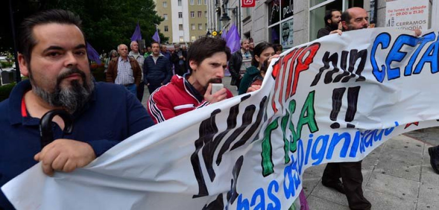 Ferrol se unió a las marchas contra los tratados de comercio internacionales