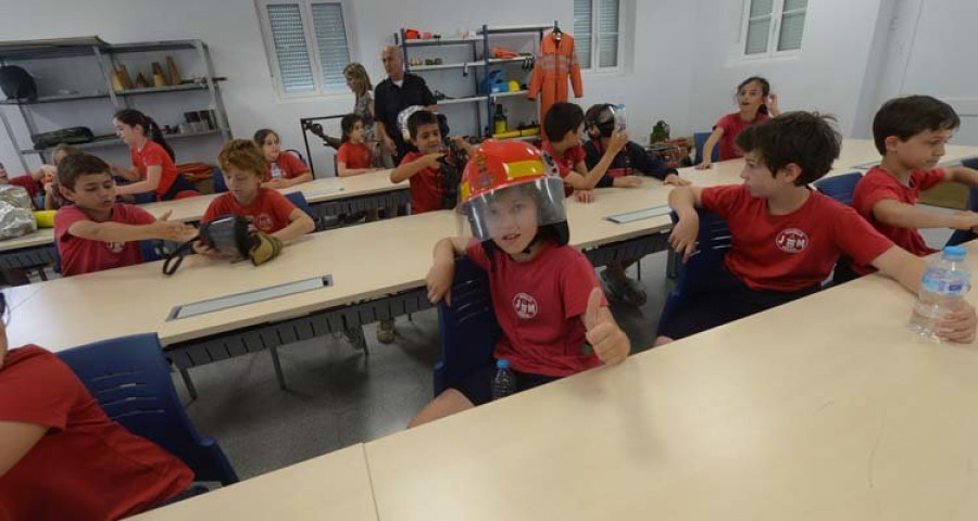 Alumnos del CEIP Jesús Maestro visitan las instalaciones de la Esengra por el Día de las Fuerzas Armadas