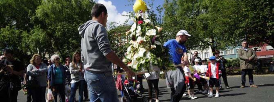 Preto de 2.000 escolares festexarán mañá Os Maios na Praza de España