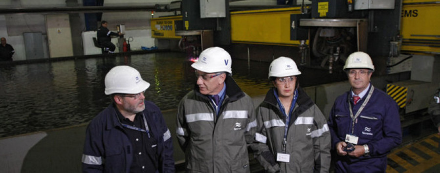 Navantia Ferrol procede al corte de la primera chapa de acero para el flotel de Pemex