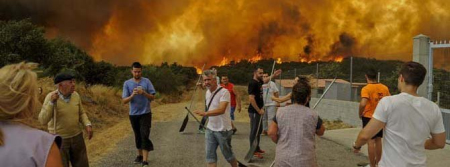Estabilizado el incendio de Cualedro tras arrasar más de 3.000 hectáreas