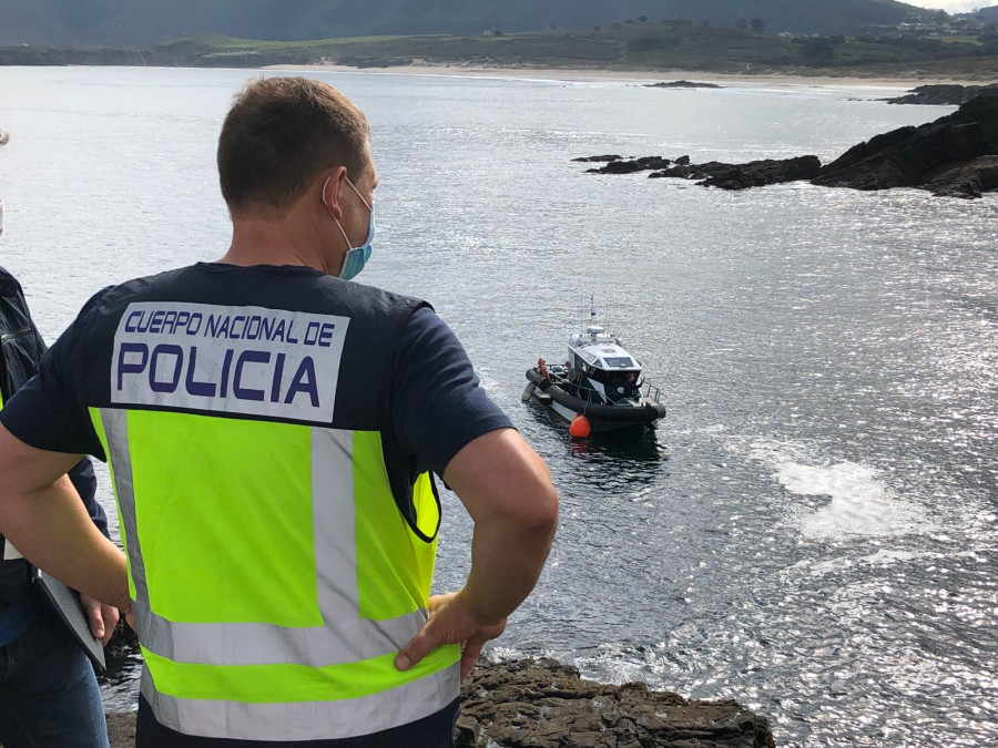 Buscan a un pescador desaparecido desde el domingo en la zona de costa de Covas