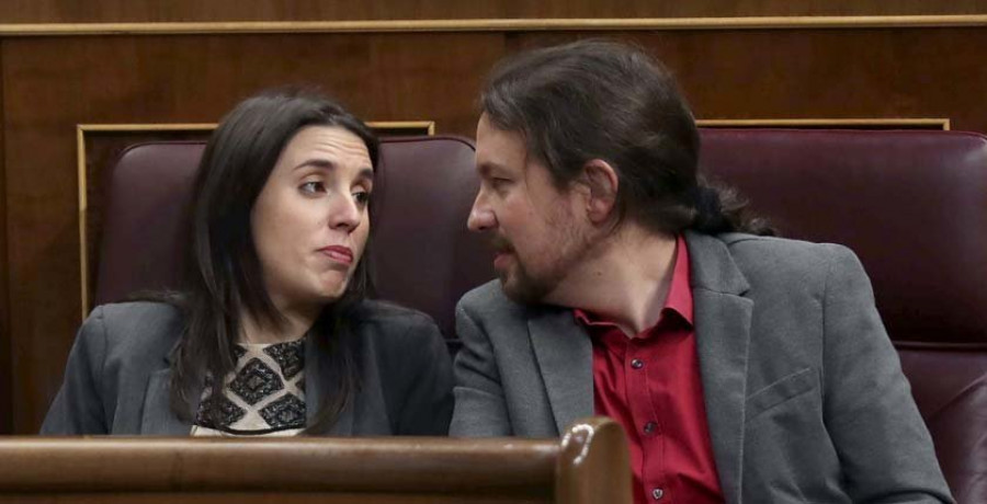 Militantes de Podemos no aceptan  las explicaciones de Iglesias y Montero