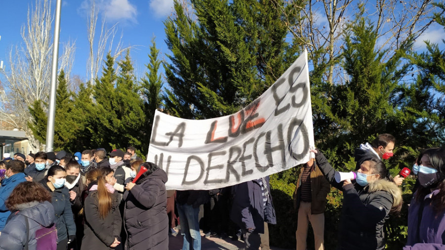 Facua insta a Teresa Ribera a cumplir el acuerdo de gobierno y bajar la luz