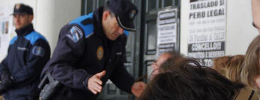 PONTEDEUME - El juez desestima la reapertura del mercado por su deterioro