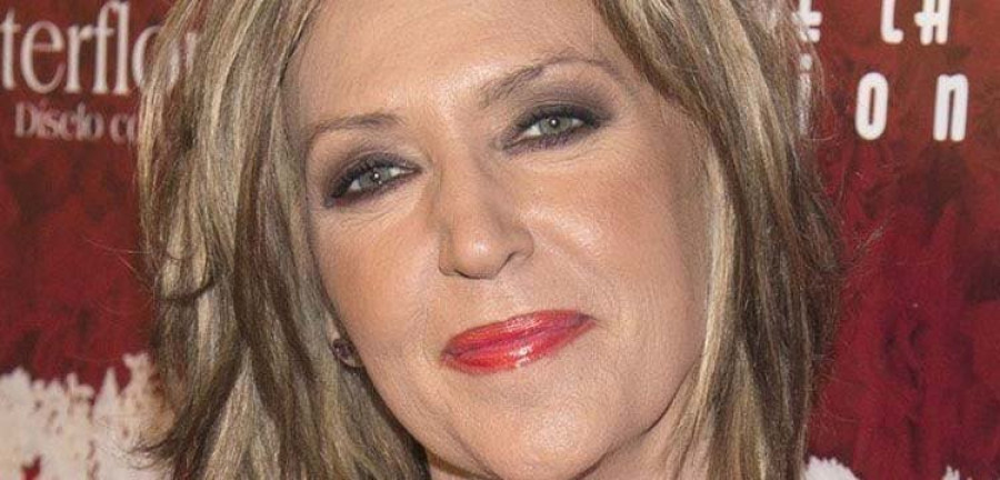 Lydia Lozano se rodea de sus familiares en su 56 cumpleaños