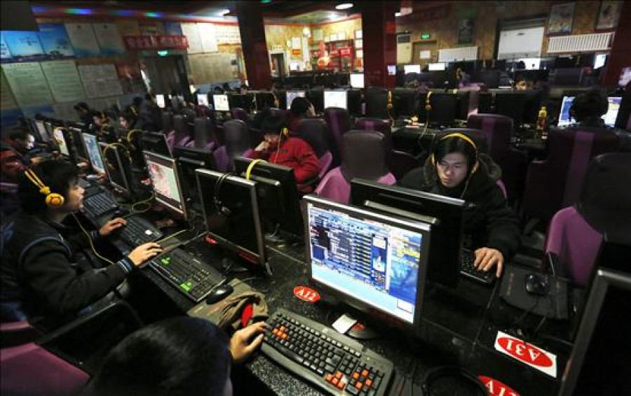 Dos millones de personas "vigilan" internet en China